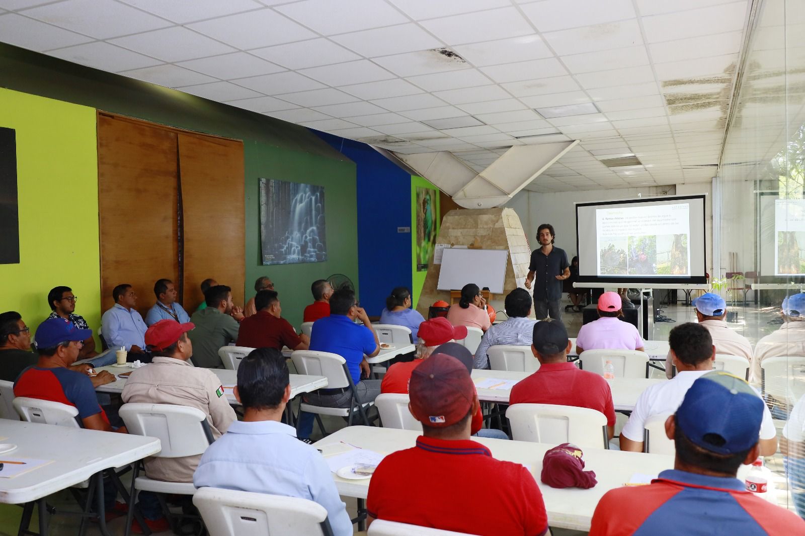 Capacitan al personal de Espacios Públicos en Villahermosa