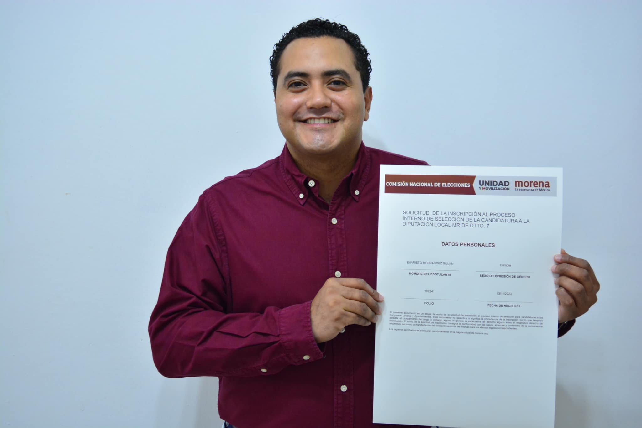 Hijo de Evaristo Hernández se registró como aspirante a diputado local del Distrito VII de Tabasco