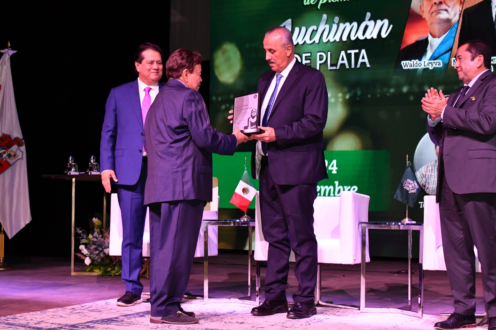 Premios “Juchimán de Plata 2023” reciben personajes ilustres de Tabasco