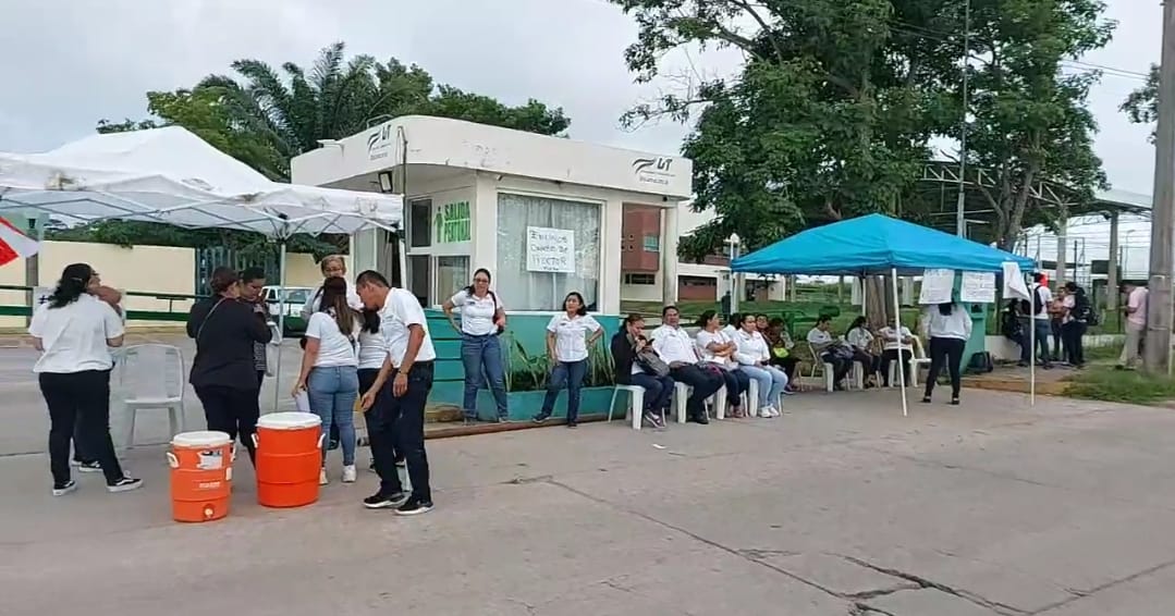 Trabajadores de la Universidad Tecnológica del Usumacinta tomaron las instalaciones del plantel