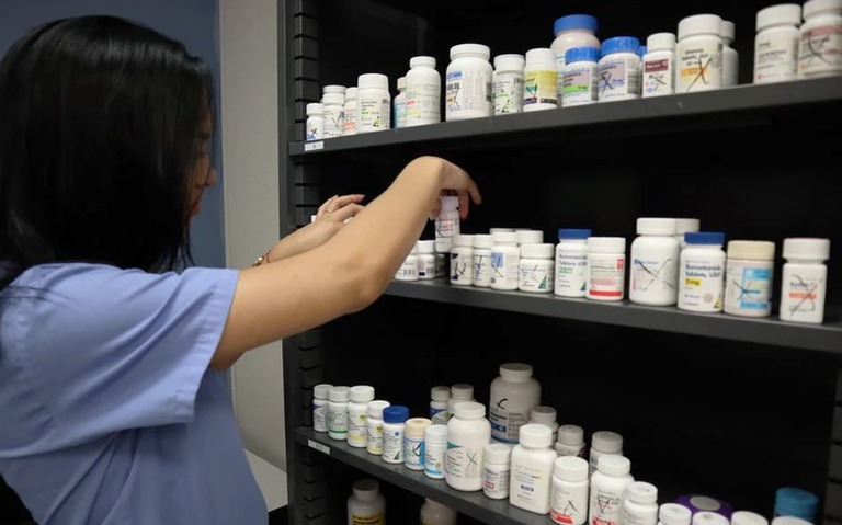 Filial de Super Sánchez también comercializa medicamentos a salud
