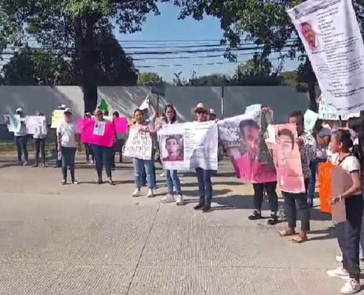 Marchan familiares de desaparecidos, exigen a las autoridades atender sus casos