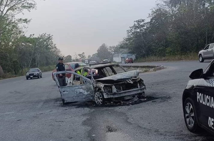 Dos vehículos fueron incendiados en el municipio de Cunduacán