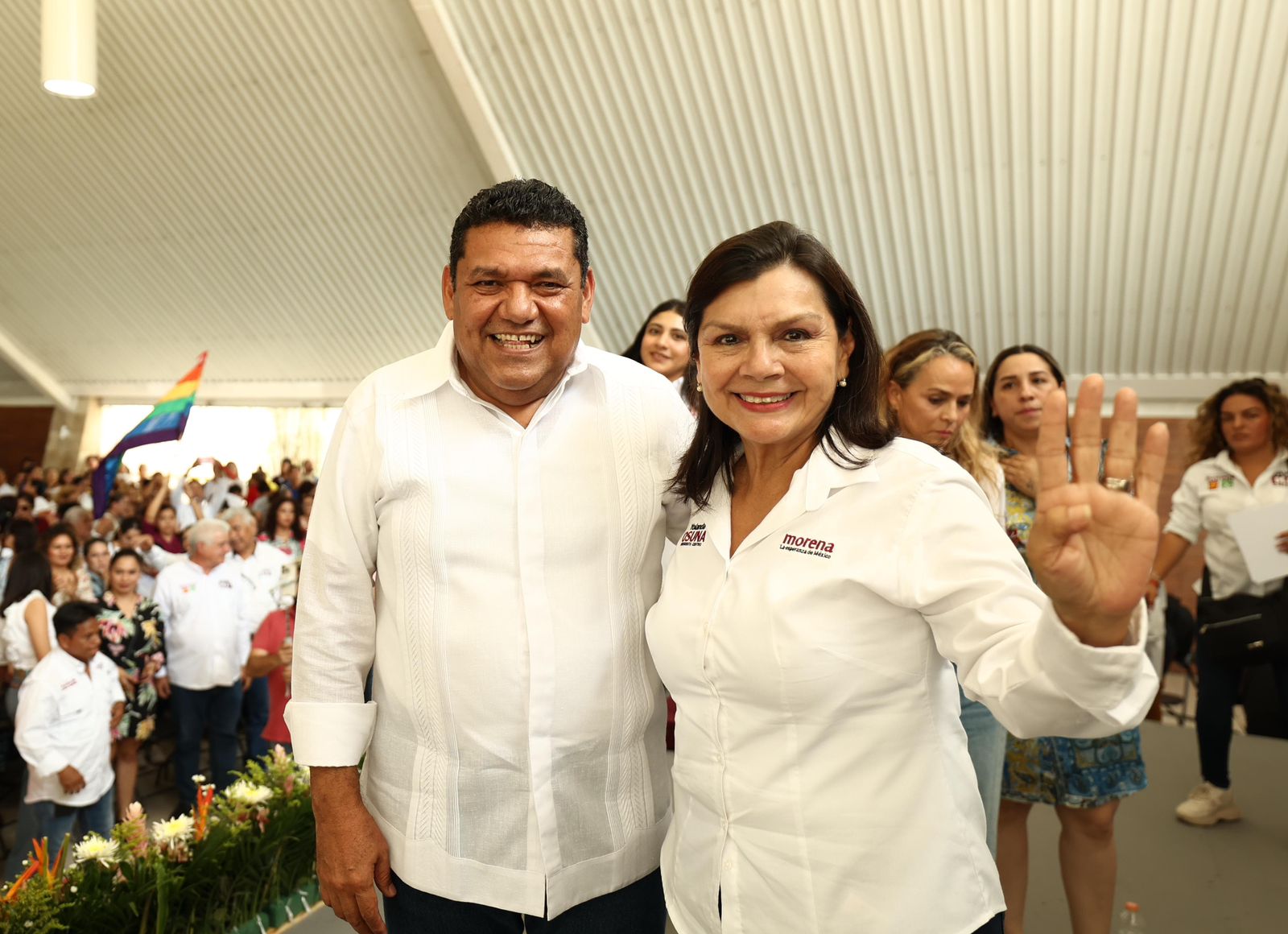 Yolanda Osuna acompañó al candidato a la gubernatura Javier May Rodríguez durante el