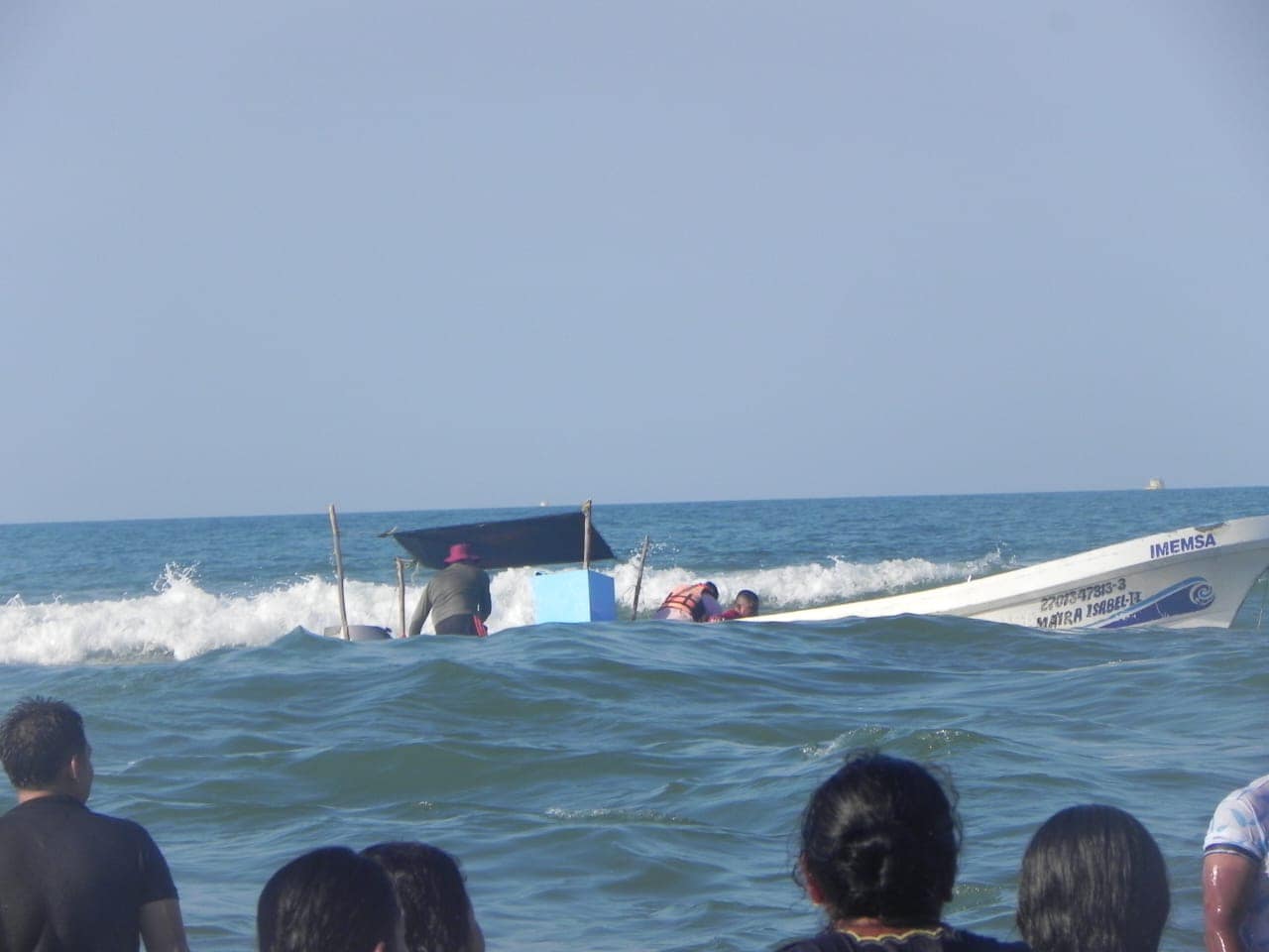 13 personas rescatadas en playas y balnearios de Tabasco durante Semana Santa