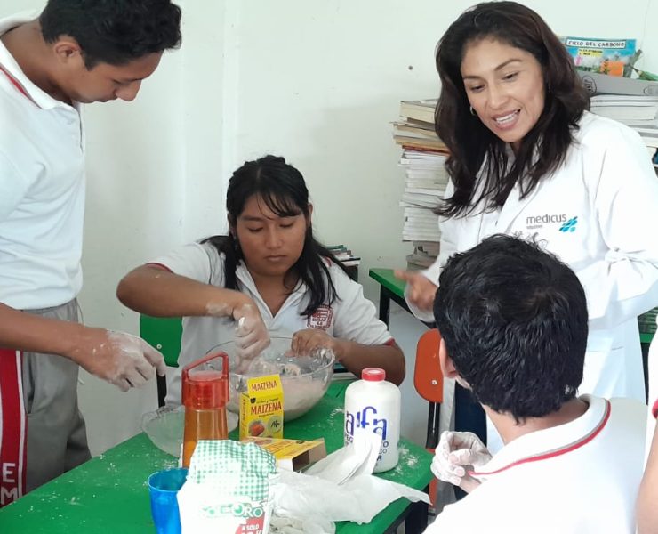 Alumnos del Emsad 25 montan un museo de esculturas hechas con materiales reutilizables