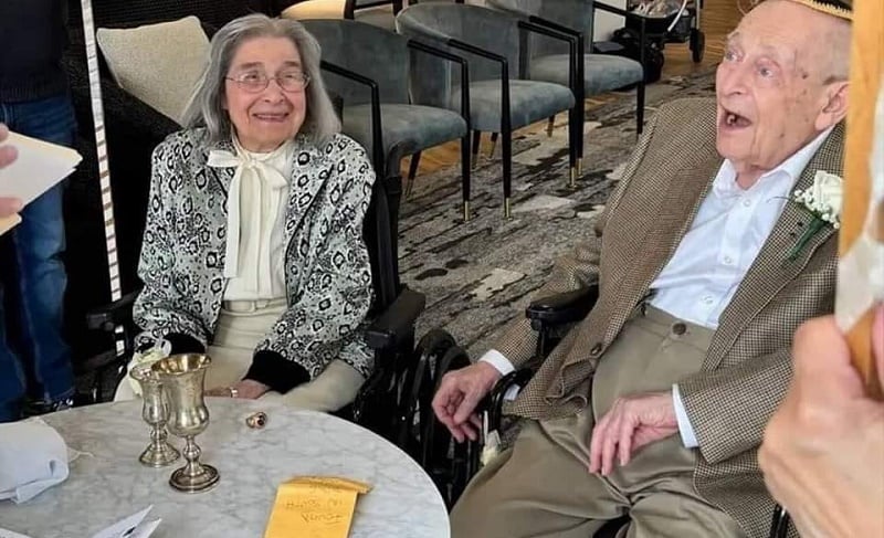 Renuevan sus votos de matrimonio a sus 100 años, Bernie y Marjorie