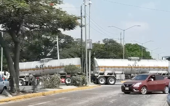 Crisis de Combustible Paraliza Actividades en Tuxtla Gutiérrez por Bloqueo de la CNTE