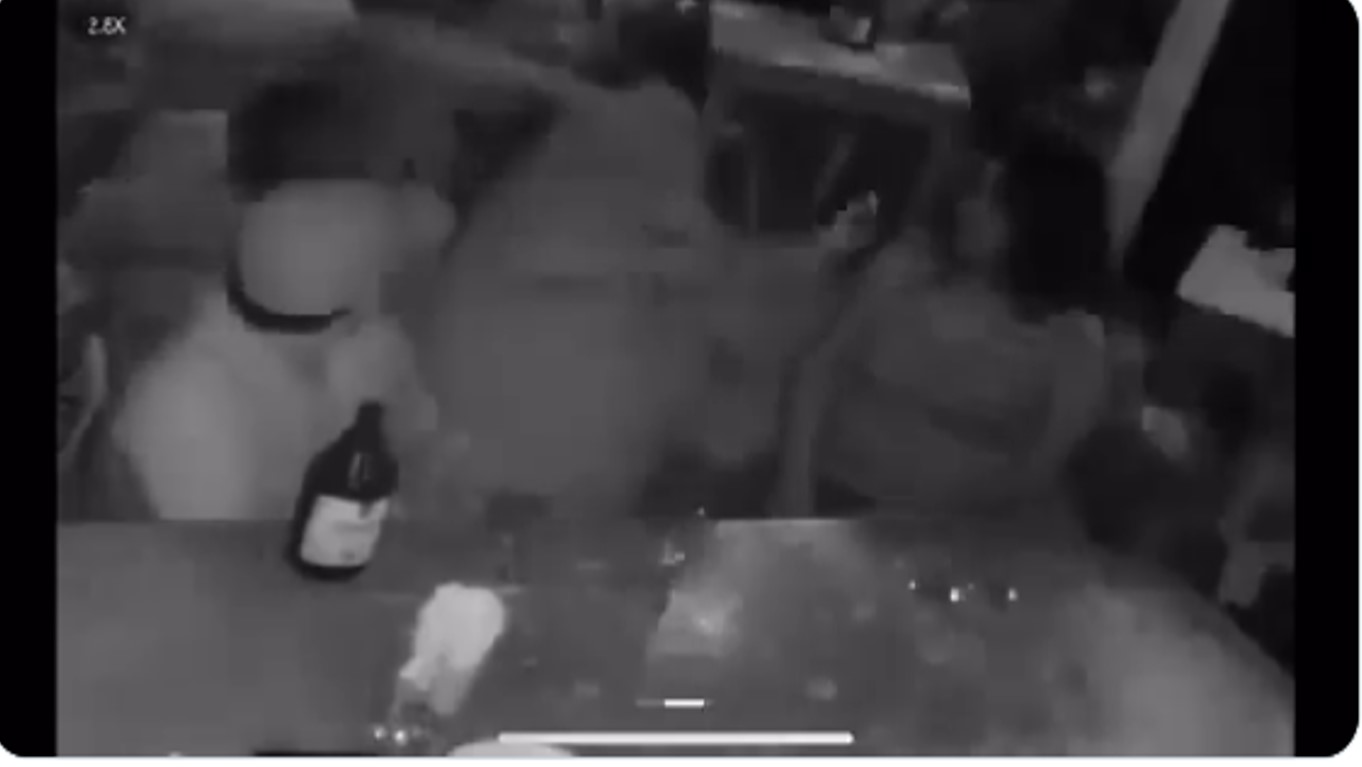 Sujeto intentó ‘degollar’ a su compañero en un bar de Villahermosa