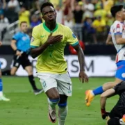 La selección de Brasil volvió al jogo bonito en Copa América, y le pasó por encima a Paraguay, y se disputará el liderato del Grupo D ante Colombia.