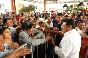 Durante su visita como Gobernador Electo a dicho municipio, reiteró que el próximo lunes primero de julio presentará a su gabinete, que será 50 por ciento hombres y 50 por ciento mujeres. 