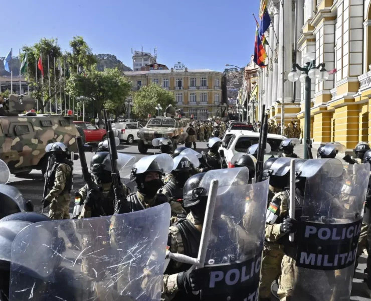 La crisis política y social en Bolivia se incrementa, y el día de hoy hubo un golpe de Estado, contra el gobierno actual, y estas son las razones.