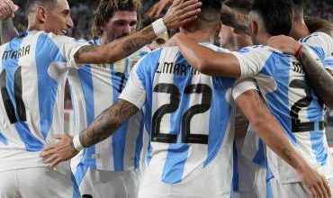 Sin Scaloni en el banquillo, y sin Messi en el campo, Argentina ganó su último partido de fase de grupos, y espera rival, ya sea México o Ecuador.