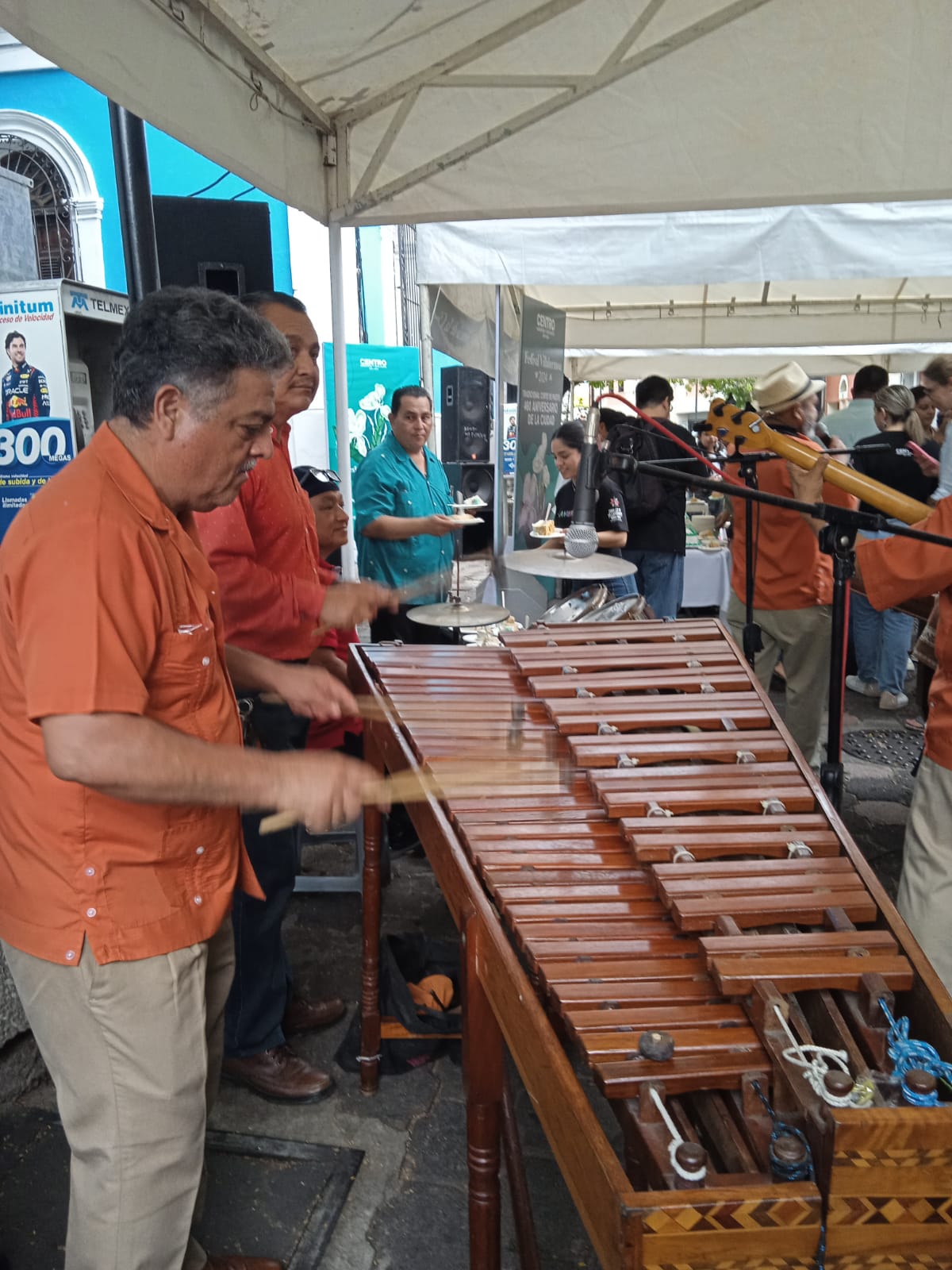 Grafi-casos: Las marimbas - La Chispa de Tabasco