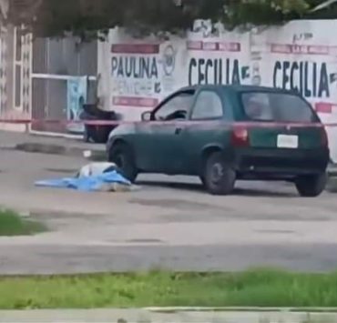 Muere empujando su automóvil en Juan Pablo II