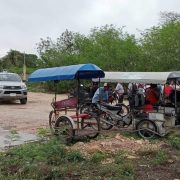 Vecinos de Hunxectamán bloquean carretera debido a falta de energía eléctrica