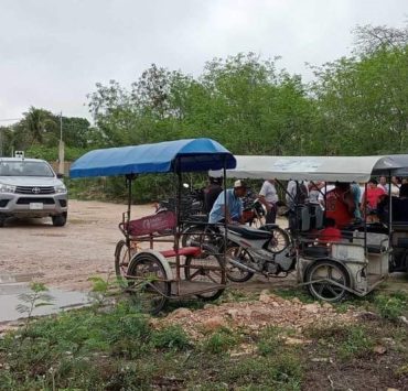 Vecinos de Hunxectamán bloquean carretera debido a falta de energía eléctrica