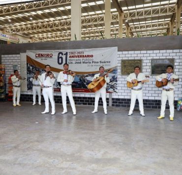 Festejan el 460 aniversario de Villahermosa con 'mañanitas' en mercados públicos