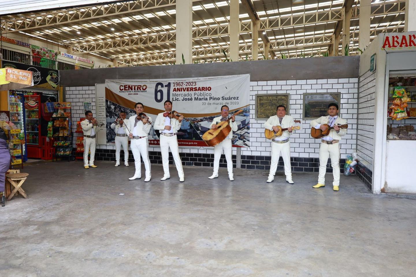 Festejan el 460 aniversario de Villahermosa con 'mañanitas' en mercados públicos