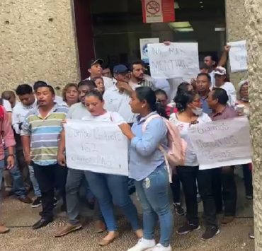 Trabajadores de Salud en Tabasco protestan por incumplimiento de pago