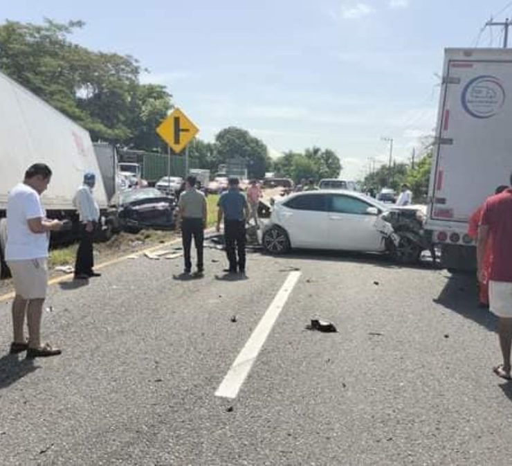 Fuerte accidente en la carretera Cárdenas-Villahermosa deja 7 lesionados