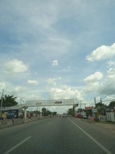 Este es el puente nuevo de aluminio frente a Playas del Rosario, pero de manera especial es para las familias del fraccionamiento Gracias México.