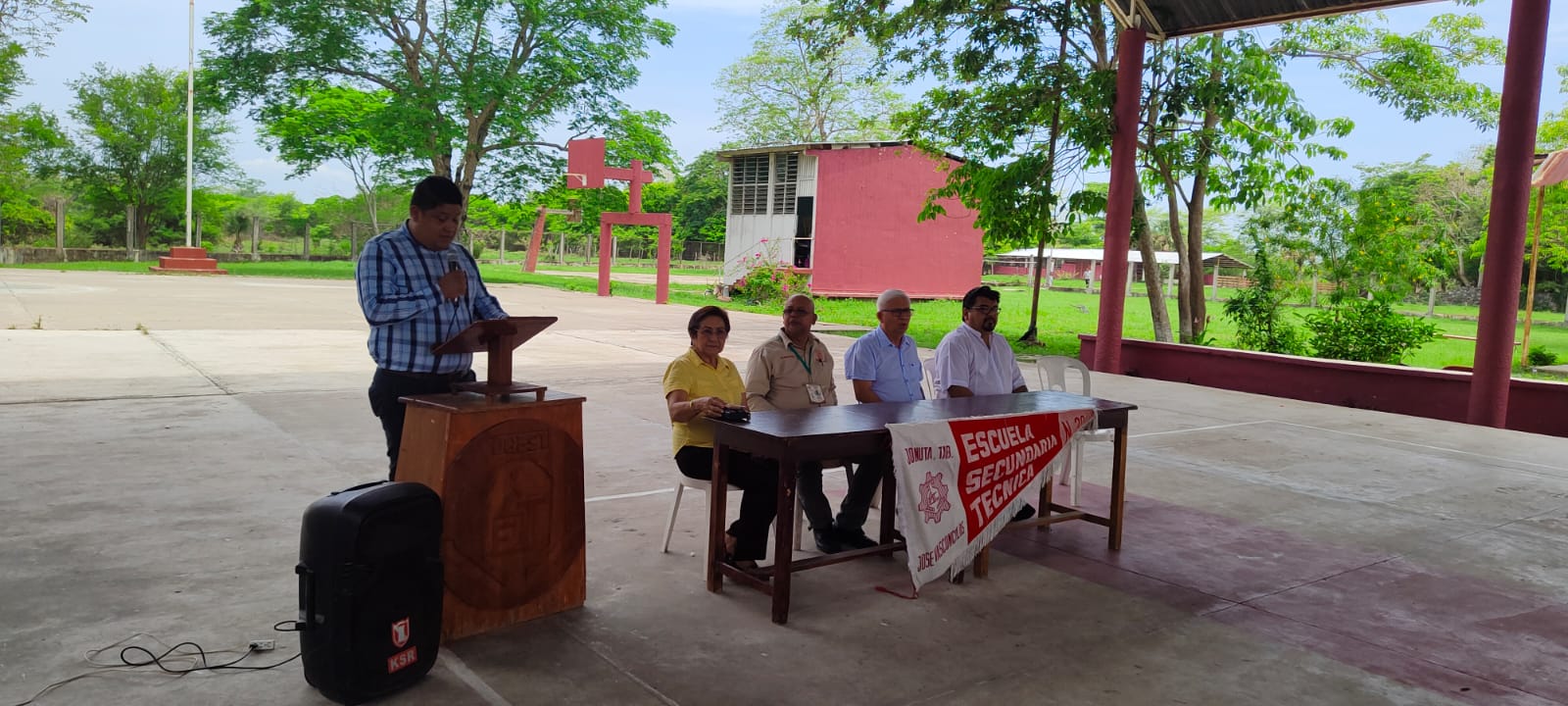 La inauguración del pozo profundo, que servirá para las actividades académicas y de consumo