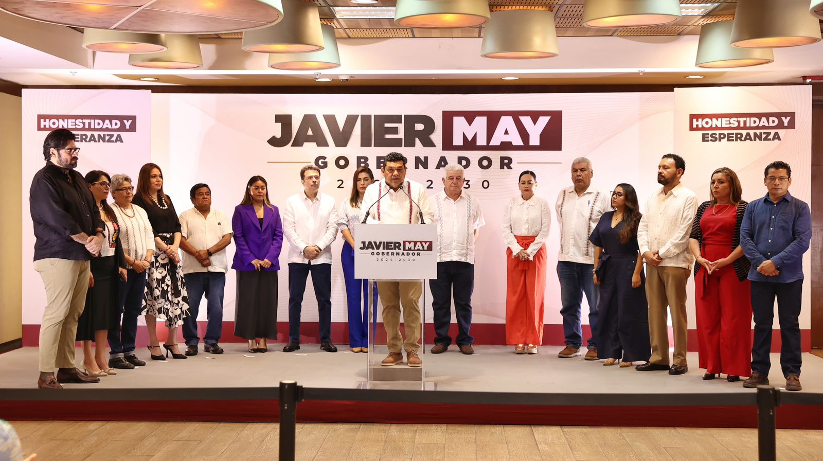 Javier May Rodríguez presenta su gabinete de gobierno