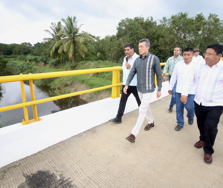 SOP Inaugura la reconstrucción del puente