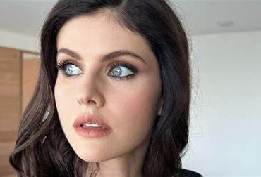 Alexandra Daddario está embarazada