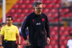 Juan Carlos Osorio, tuvo su primer derrota como estratega de Xolos. 