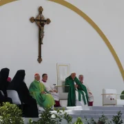 El Papa Francisco critica la indiferencia ante las injusticias en Trieste