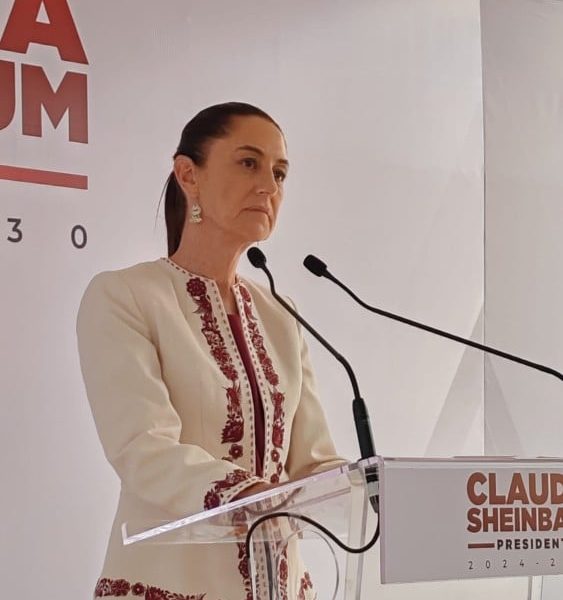 Claudia Sheinbaum y AMLO Supervisan Obras y Anuncian Nuevas Giras