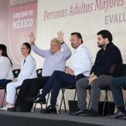 AMLO y Claudia Sheinbaum Anuncian Innovador Programa de Visitas Médicas a Domicilio para Adultos Mayores