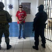 Operativo en Comalcalco, Tabasco, decomisan armas y drogas