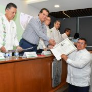 Rector de la UJAT reconoce calidad de los egresados de licenciaturas en la modalidad a distancia