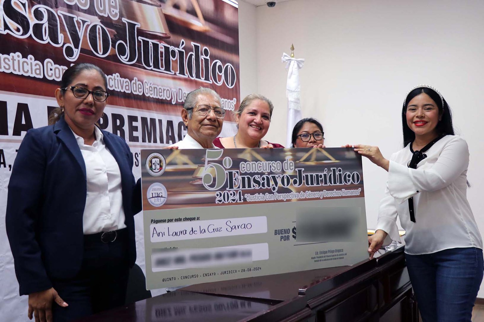 Annie Laura de la Cruz Sarao, bajo el seudónimo Felipe Carrillo Puerto, resultó el ganador del certamen.