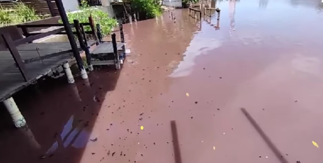 Aguas del Río Seco en Paraíso cambian de color