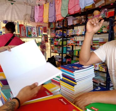 Cumple 25 años el tianguis de Regreso a Clases