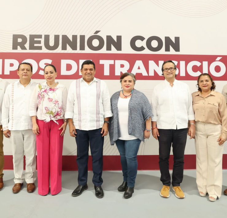 El Gobernador electo de Tabasco, Javier May presenta 18 nuevos integrantes, de su equipo de trabajo, en el nuevo gobierno.