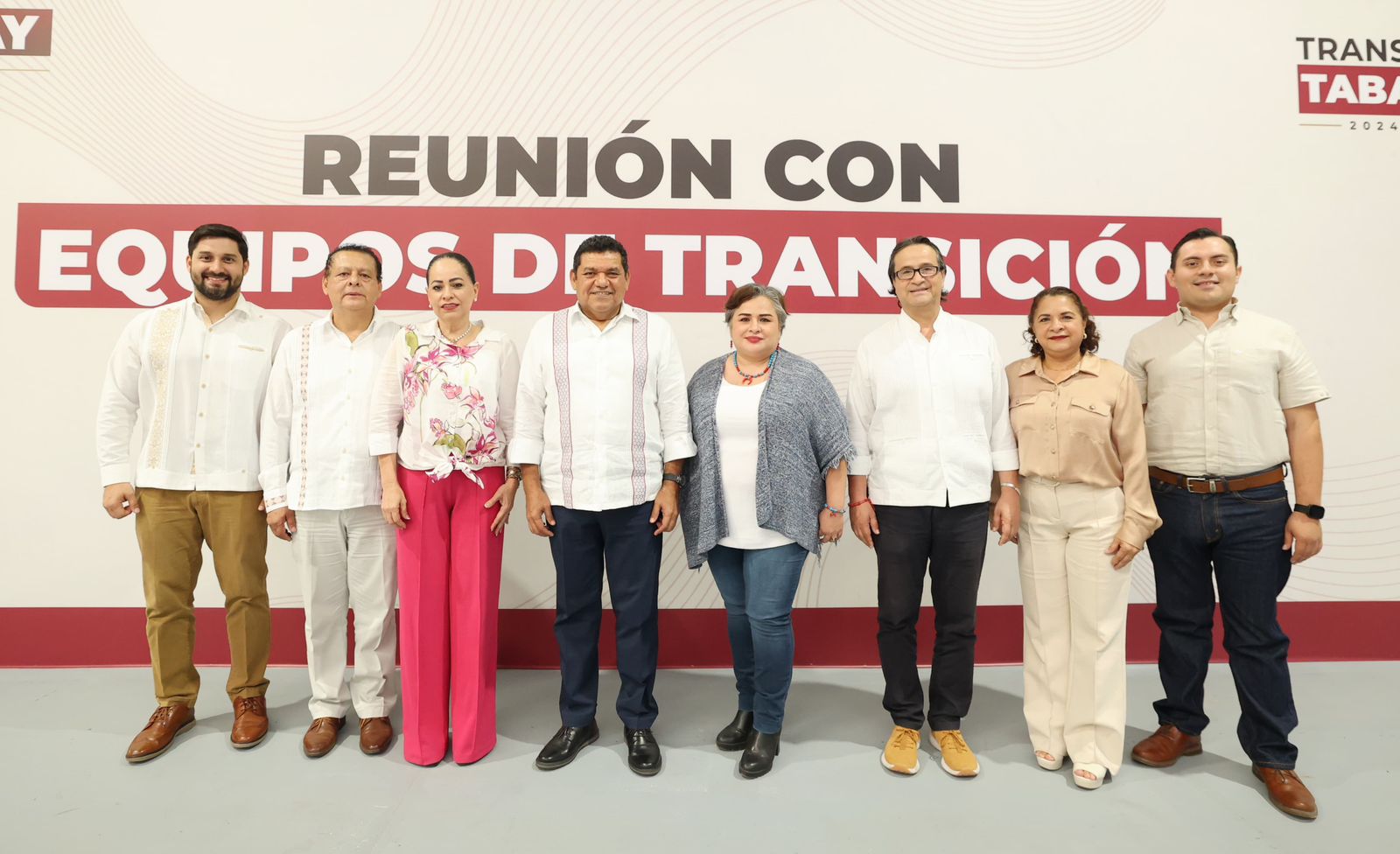 El Gobernador electo de Tabasco, Javier May presenta 18 nuevos integrantes, de su equipo de trabajo, en el nuevo gobierno.