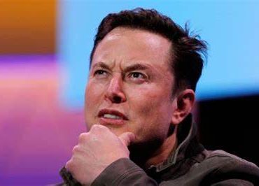 Elon Musk demanda a marcas