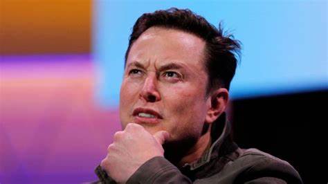 Elon Musk demanda a marcas