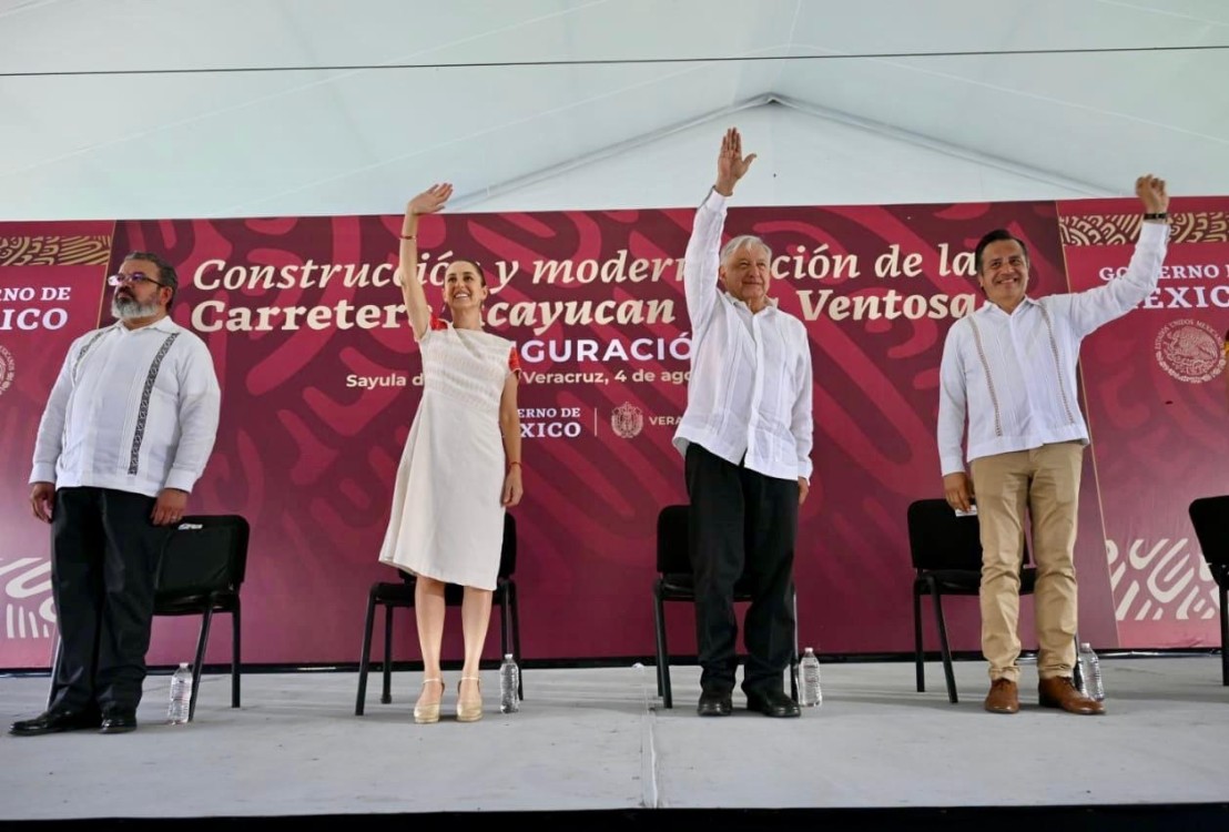 Sheinbaum y López Obrador Inauguran Carretera Acayucan-La Ventosa