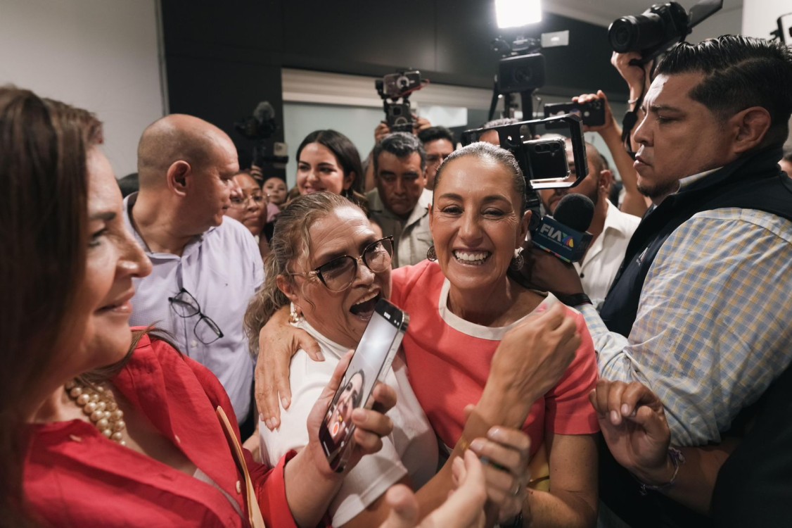 Claudia Sheinbaum Recibida con Entusiasmo en Chihuahua en el Inicio de su Gira Conjunta con AMLO