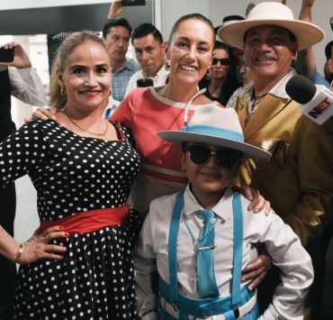 Claudia Sheinbaum Recibida con Entusiasmo en Chihuahua en el Inicio de su Gira Conjunta con AMLO