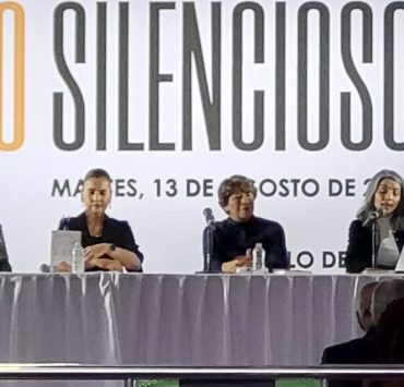 Beatriz Gutiérrez Müller presenta "Feminismo Silencioso" en el Zócalo de la Ciudad de México*