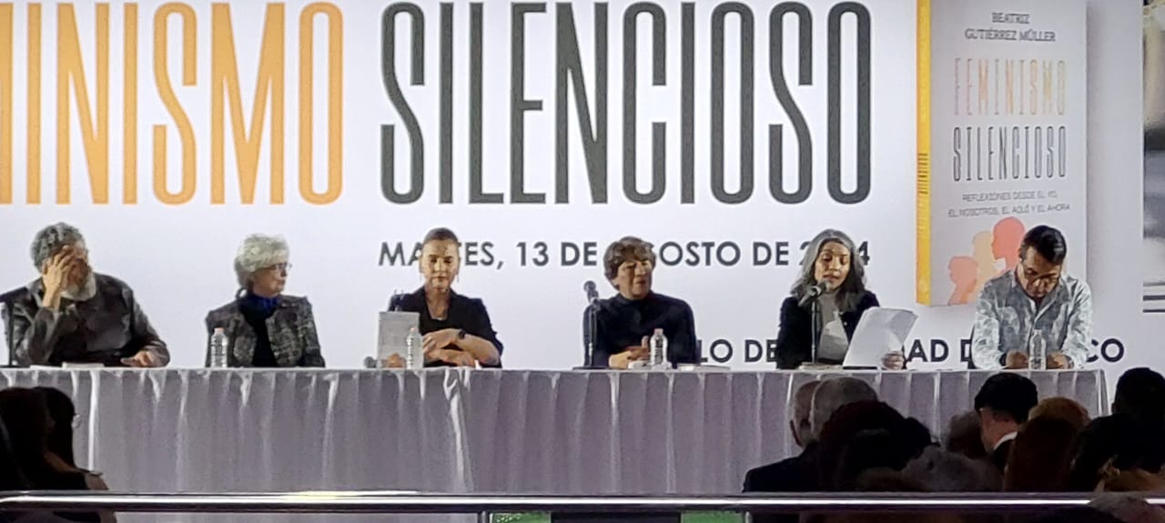 Beatriz Gutiérrez Müller presenta "Feminismo Silencioso" en el Zócalo de la Ciudad de México*