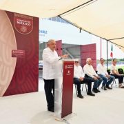 AMLO Defiende Fortaleza del Peso Mexicano Frente a Advertencias Internacionales