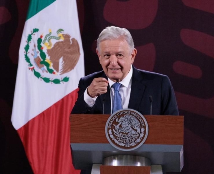 Critica AMLO decisión de la SCJN de admitir controversia constitucional presentada por el PAN